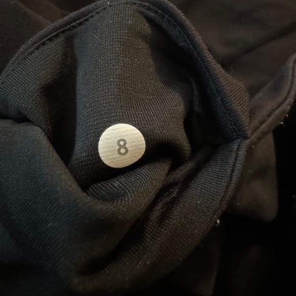 Lululemon crop split back black leggings size 8 - Picture 6 of 6